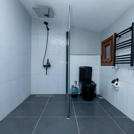 아파트 Spacious Fourplex Detached