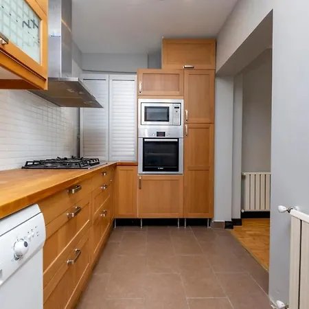 Spacious Fourplex Detached * 이스탄불