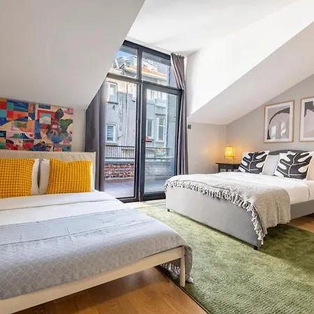 아파트 Spacious Fourplex Detached 이스탄불