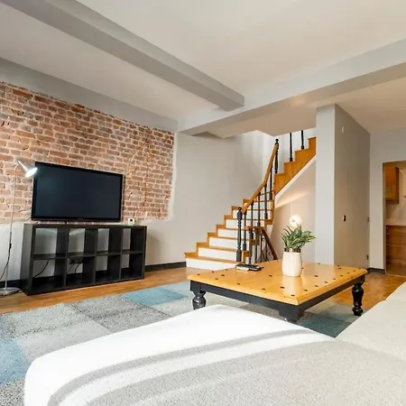 Spacious Fourplex Detached *