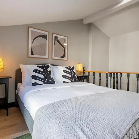 Spacious Fourplex Detached * 이스탄불